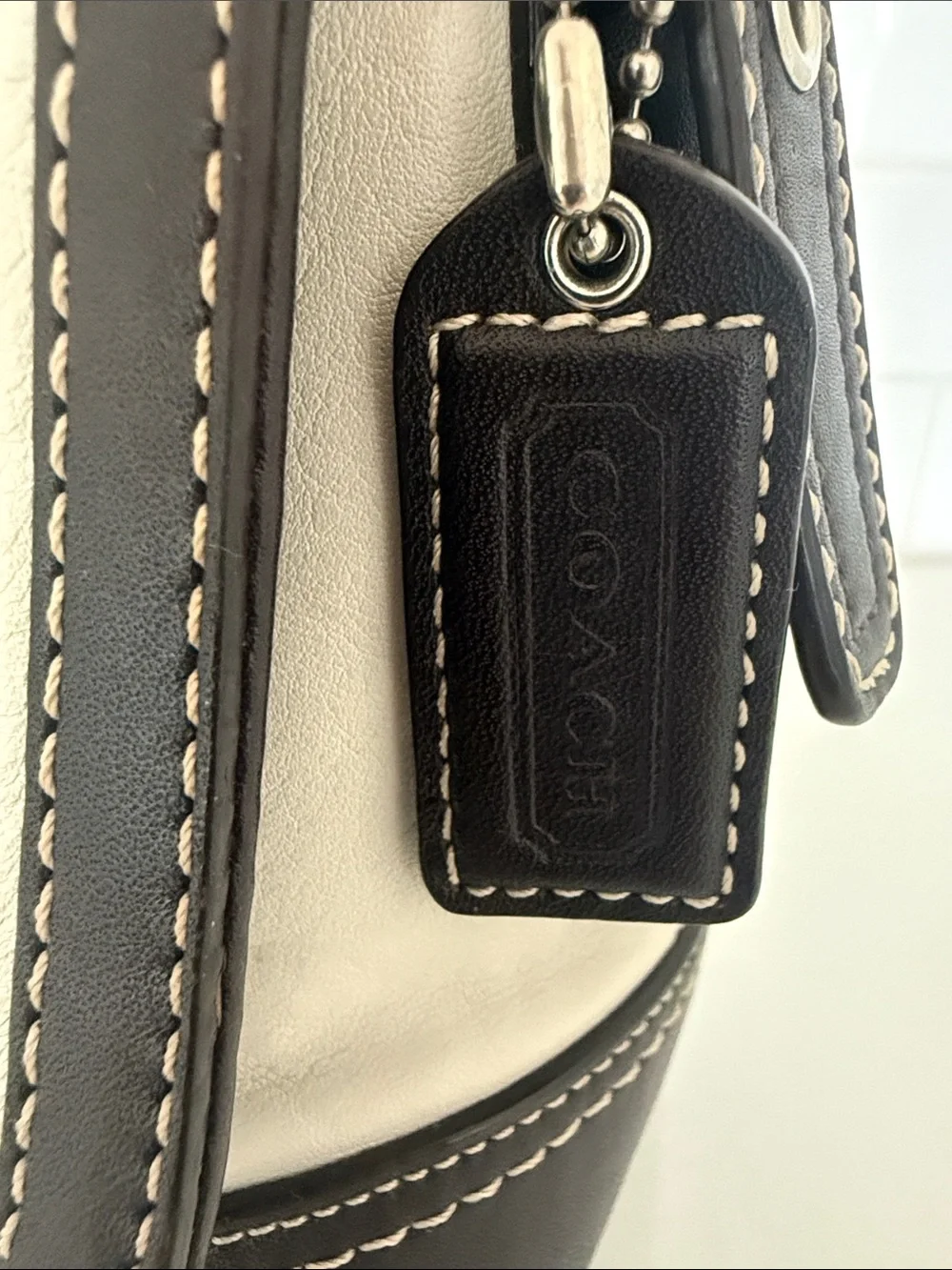 Y2K Coach Hampton Flap Two-Tone White and Dark Brown Leather No E0787-F11196 Bag
